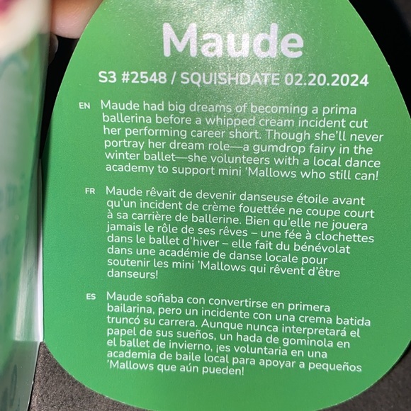 Squishmallows Maude the cranberry clip Christmas drink - Picture 3 of 3